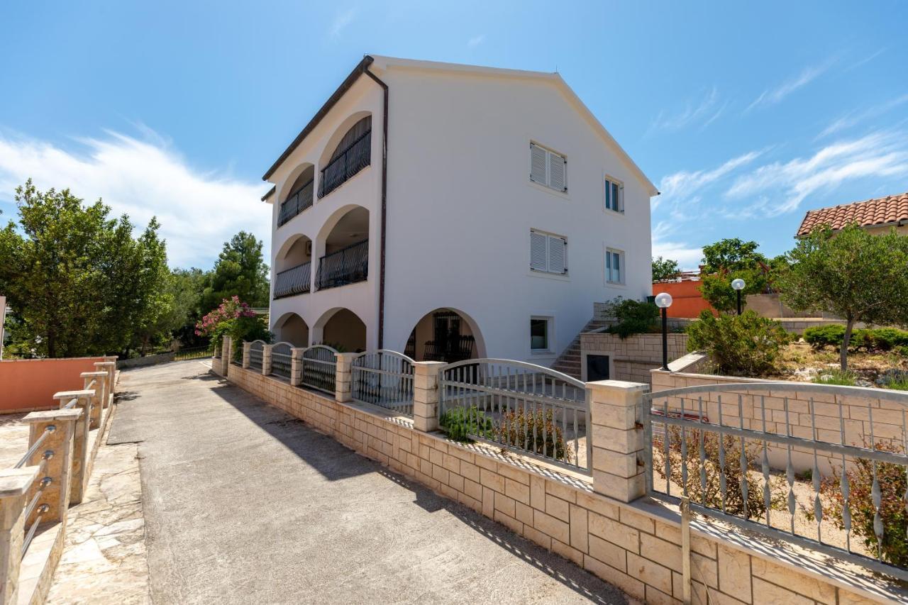 Apartments Villa Maja روغوزنيكا المظهر الخارجي الصورة
