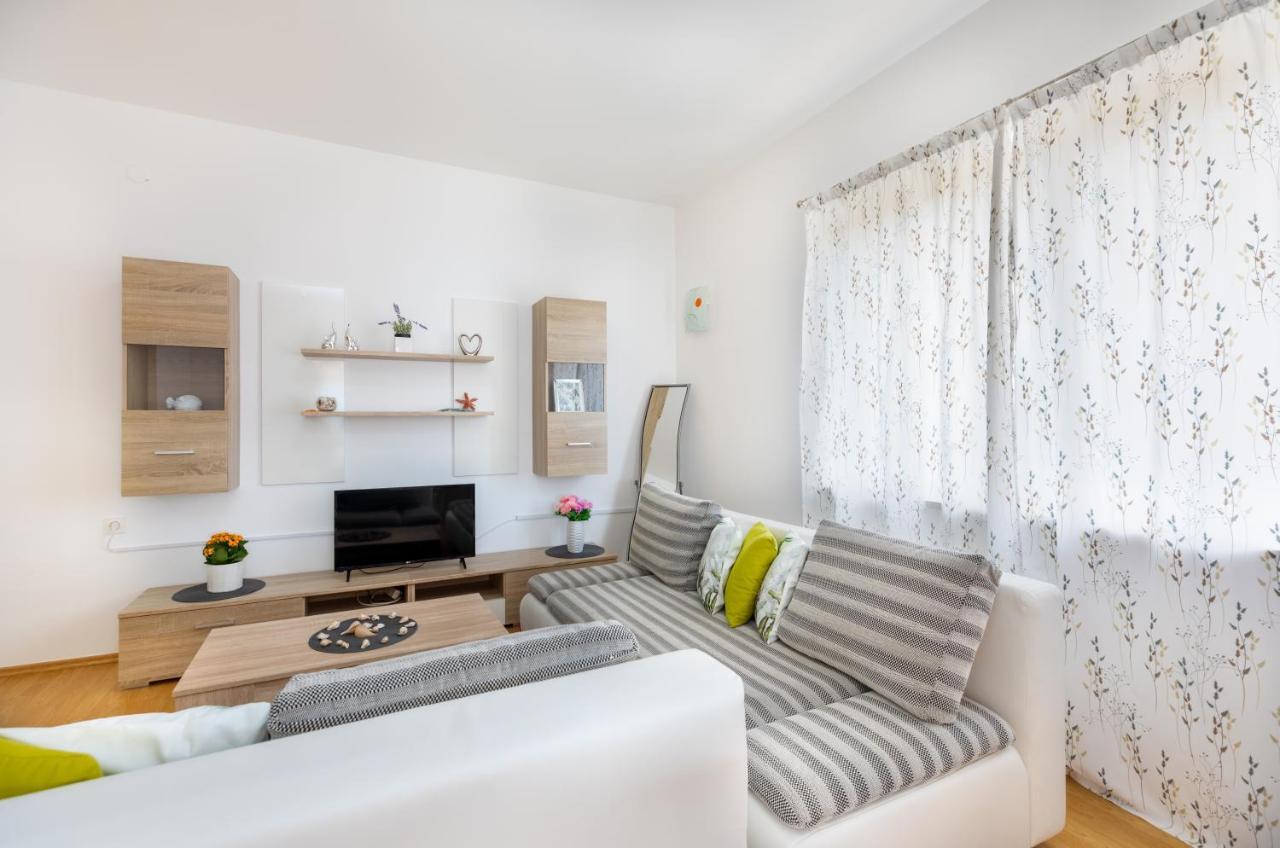 Apartments Villa Maja روغوزنيكا المظهر الخارجي الصورة
