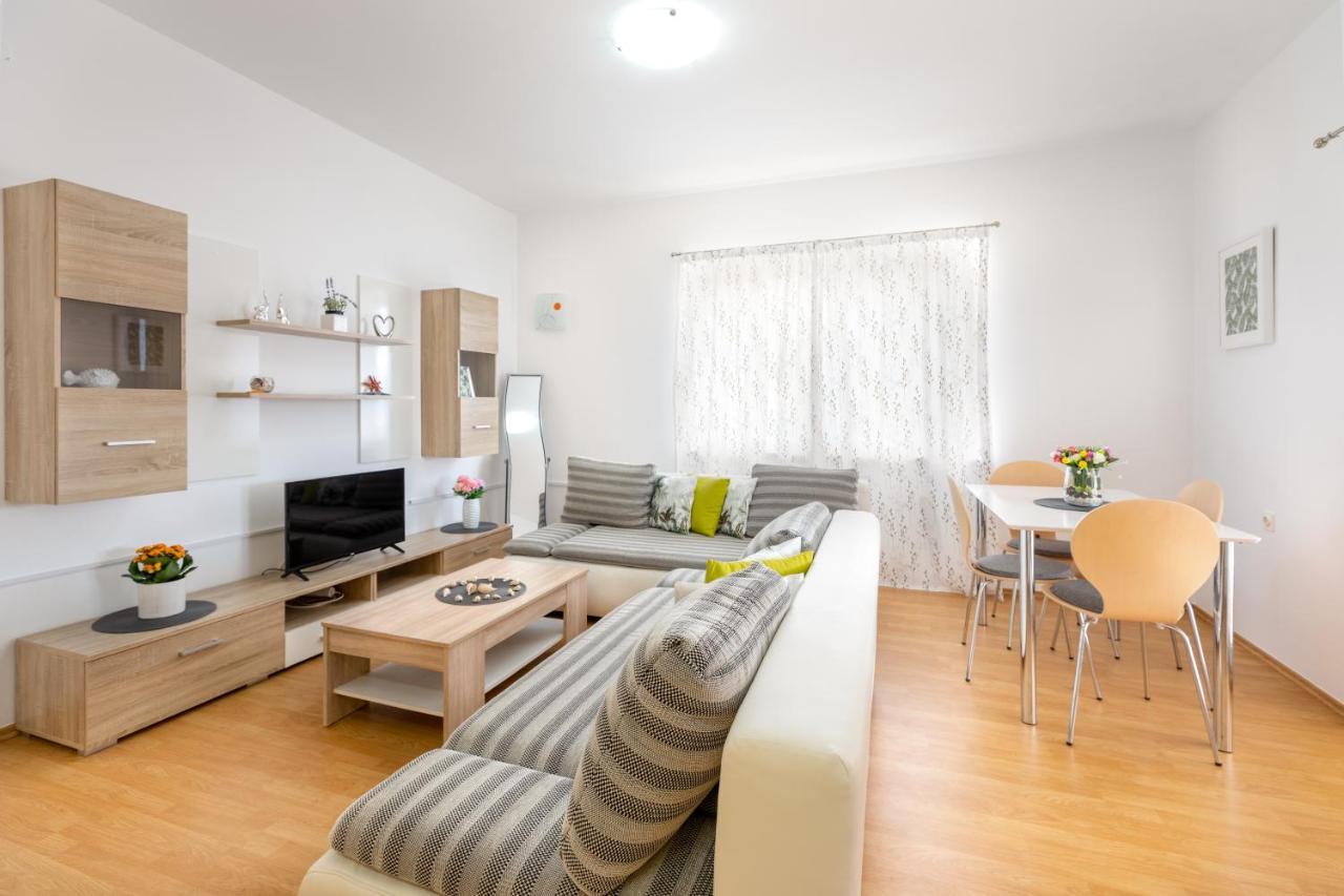 Apartments Villa Maja روغوزنيكا المظهر الخارجي الصورة