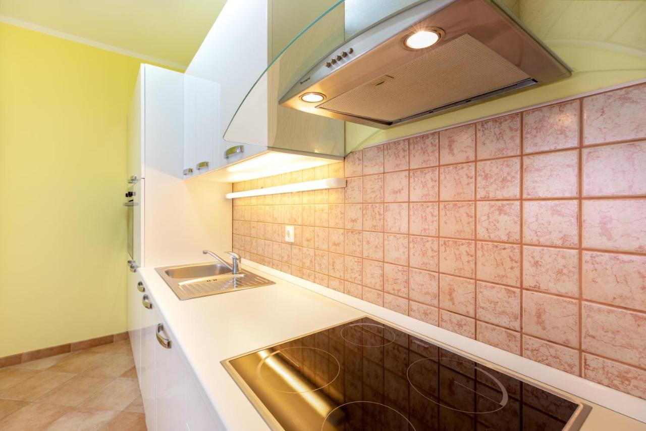 Apartments Villa Maja روغوزنيكا المظهر الخارجي الصورة