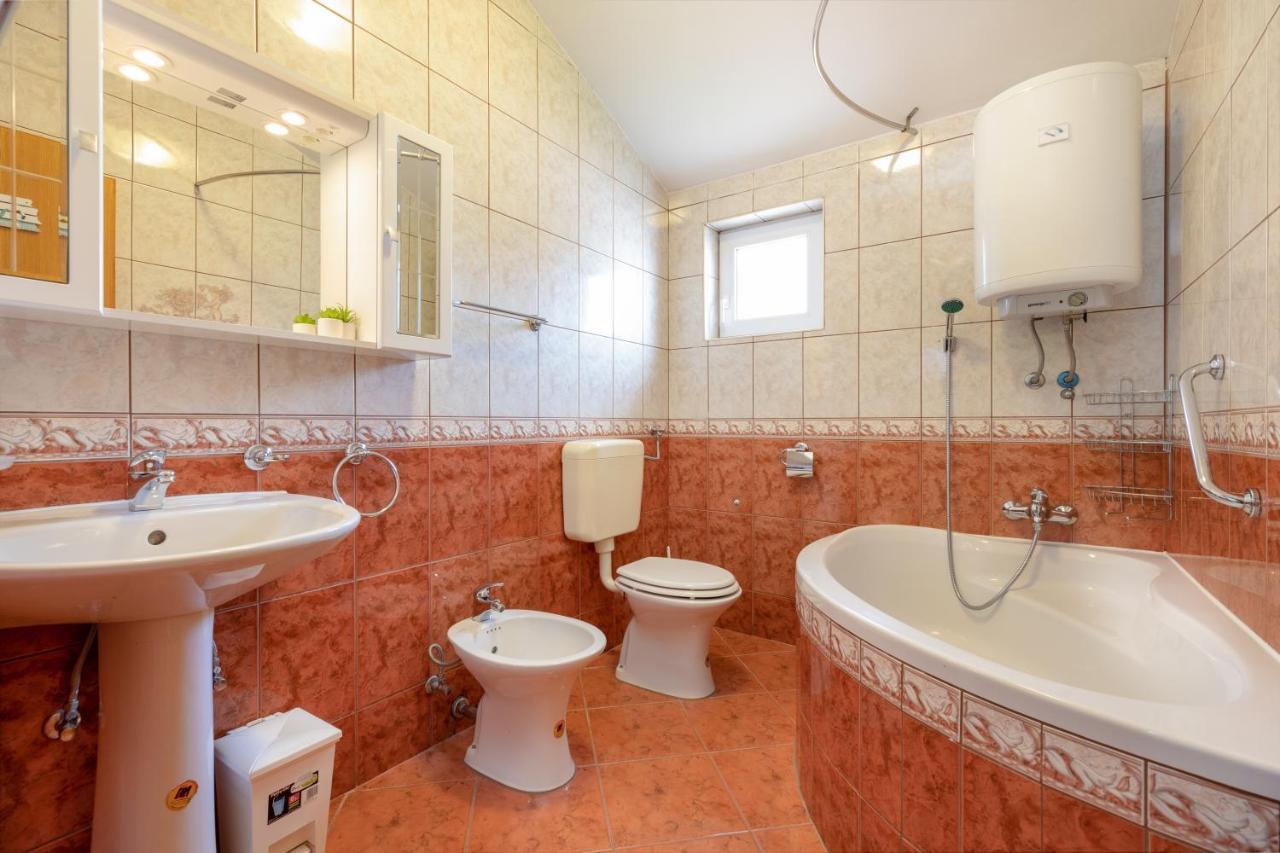 Apartments Villa Maja روغوزنيكا المظهر الخارجي الصورة
