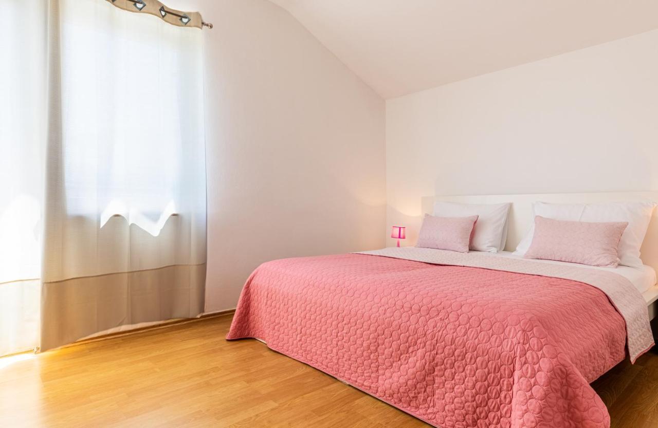 Apartments Villa Maja روغوزنيكا المظهر الخارجي الصورة